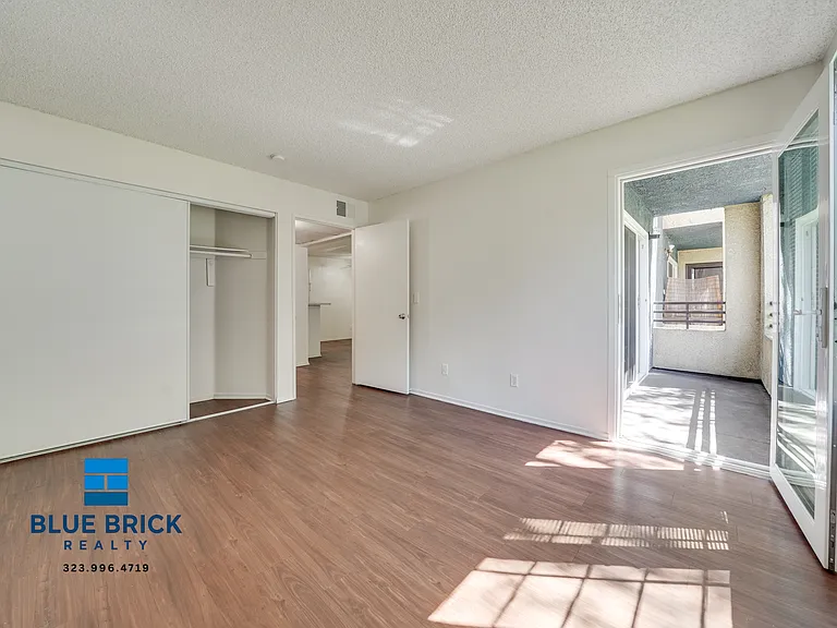 2850 Riverside Dr #3-207 — Photo 7