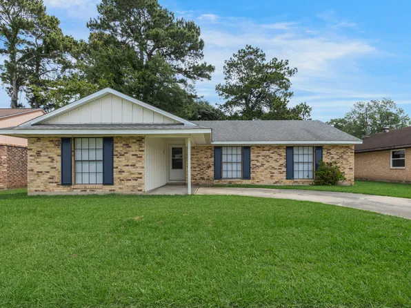 104 Plaza Village Dr, Lafayette, LA 70506