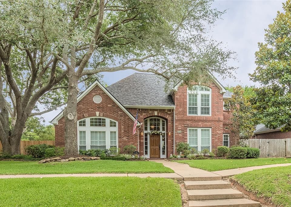 1st image of 38 Travis Park Dr