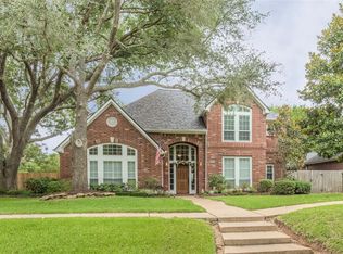 38 Travis Park Dr, Sugar Land, TX 77479