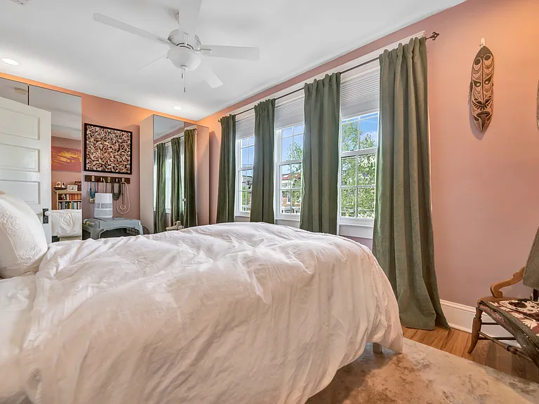 613 Girard St NE — Photo 15