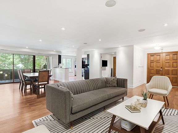 5th image of 121 S Spruce Ave APT 207