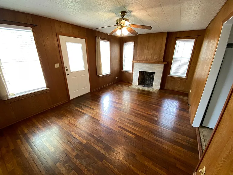 1030 Cole Ave — Photo 5