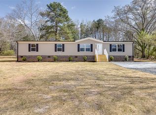 212 Robinwood Cir, Starr, SC 29684
