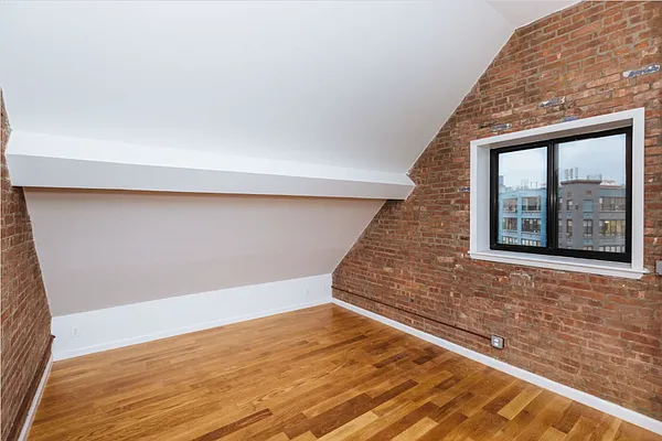 Rented by Nooklyn NYC LLC | media 53
