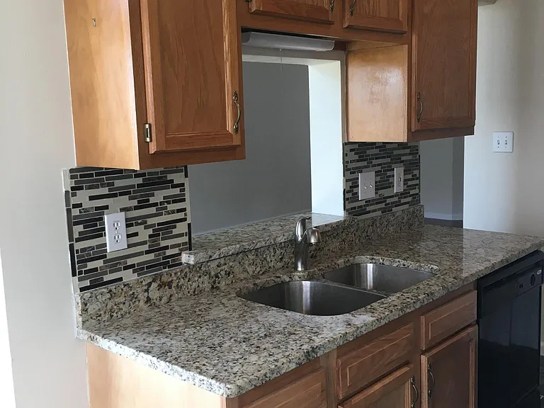 426 Belmont Cir — Photo 13