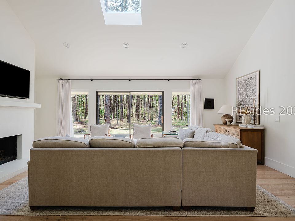 1st image of 3 Deer Run