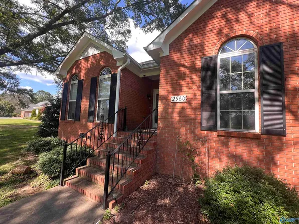 2960 Lakeshore Dr, Gadsden, AL 35901