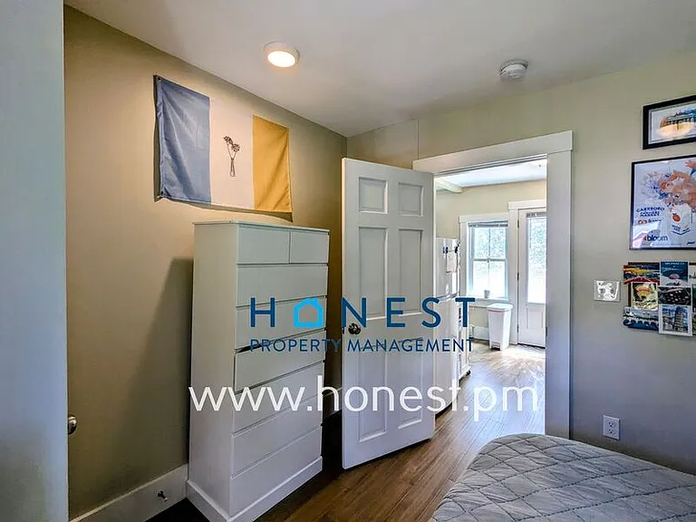 18 Warren St #2 — Photo 10