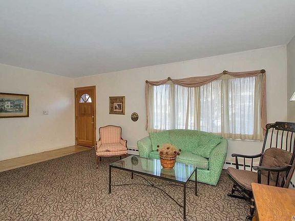 5th image of 1395 Apple Ln