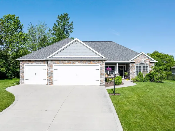 1123 N Dewey St, Auburn, IN 46706