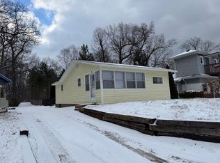 2613 Bartlett Rd, Pleasant Lake, MI 49272