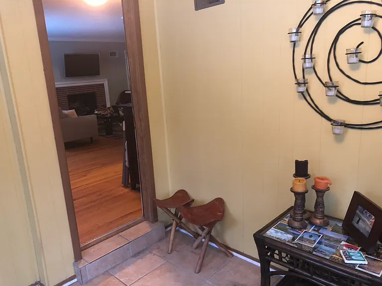 8101 Summit St — Photo 15