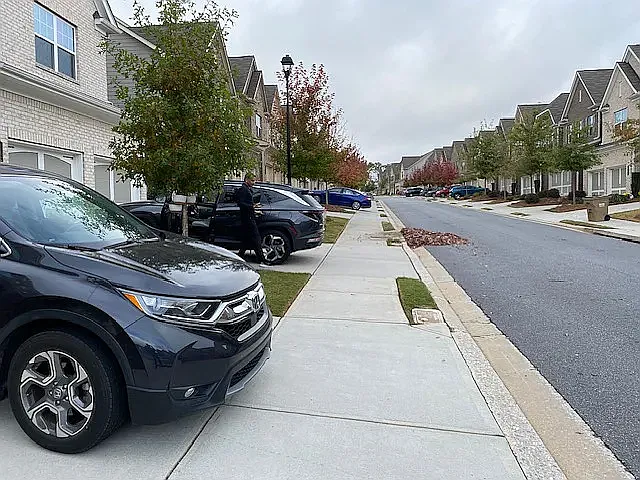1368 Endicott Ct — Photo 3