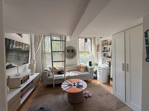 2nd image of 308 Mott St APT 3D