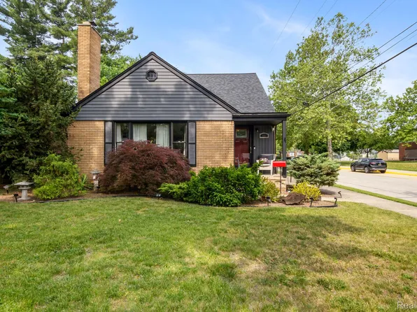 461 N Silvery Ln, Dearborn, MI 48128