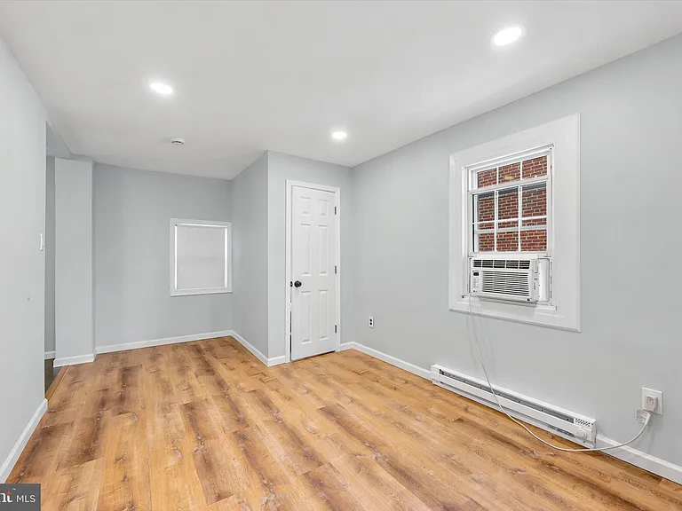 203 Commonwealth Ave — Photo 3