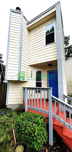 724 Carolina Ave Photo 1