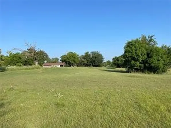 106 Port O Call Ct, Bridgeport, TX 76426