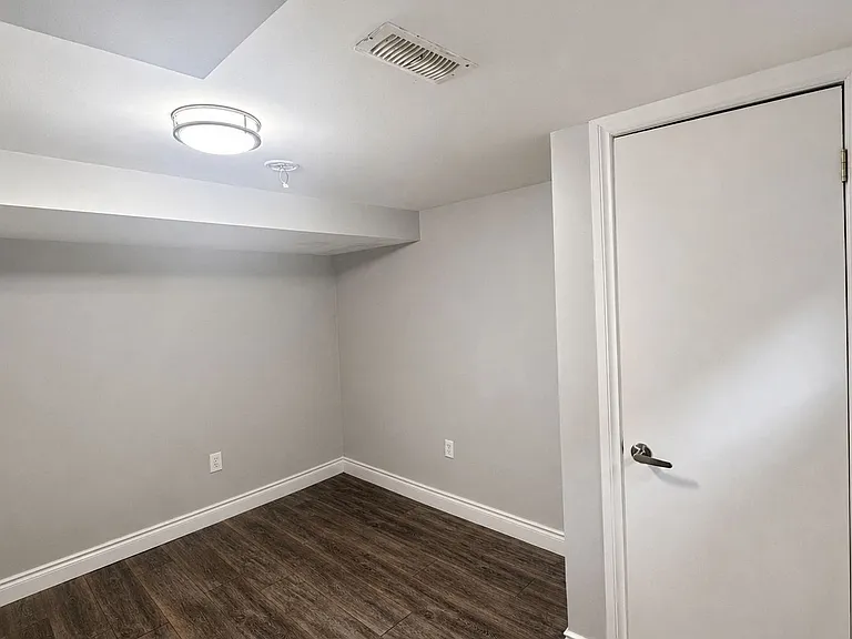 53 Shadyside Ave #BASEMENT — Photo 10