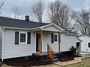 2210 Hicks Rd, Johnson City, TN 37604