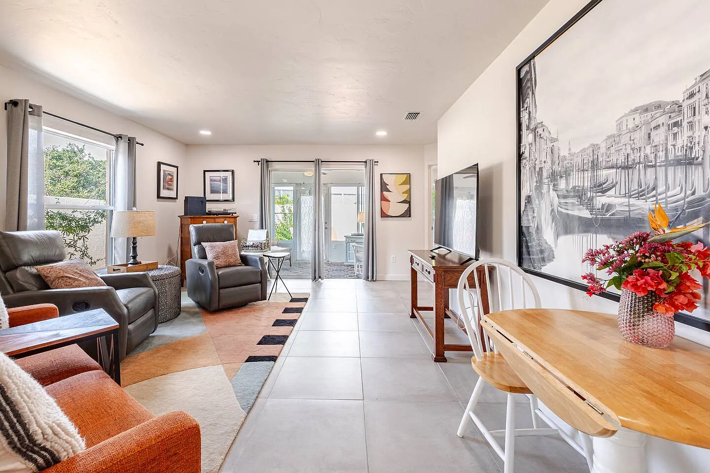 1203 San Bernardo Rd — Photo 2