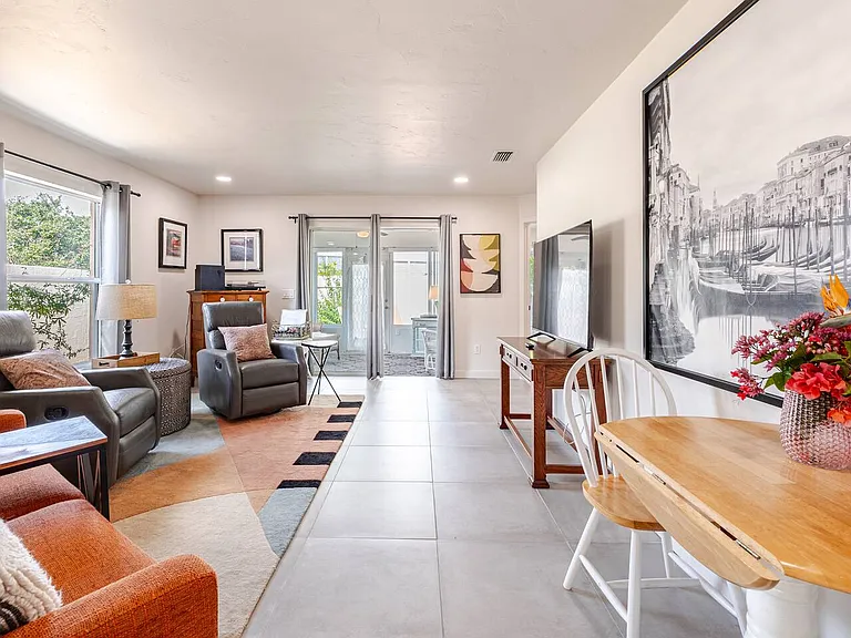 1203 San Bernardo Rd — Photo 2