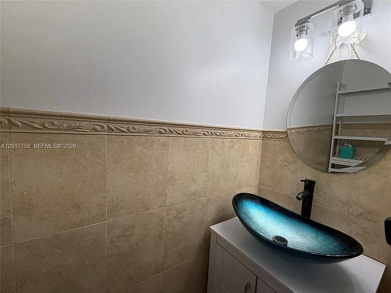 421 Swallow Dr #12 — Photo 12