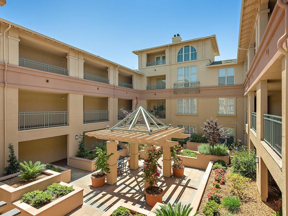 Well appointed and manicured courtyard