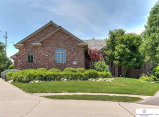 19117 Kent Cir, Omaha, NE 68130