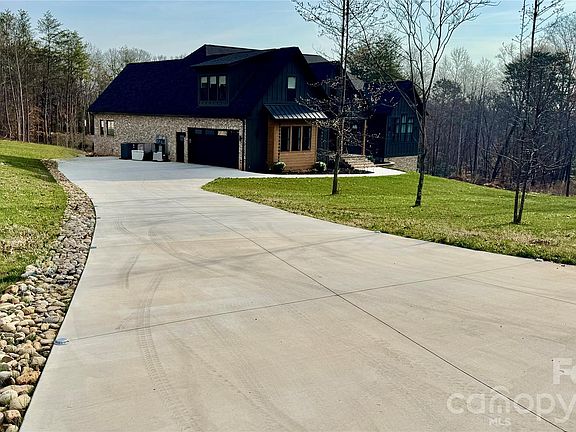 4th image of 1360 Sain Rd