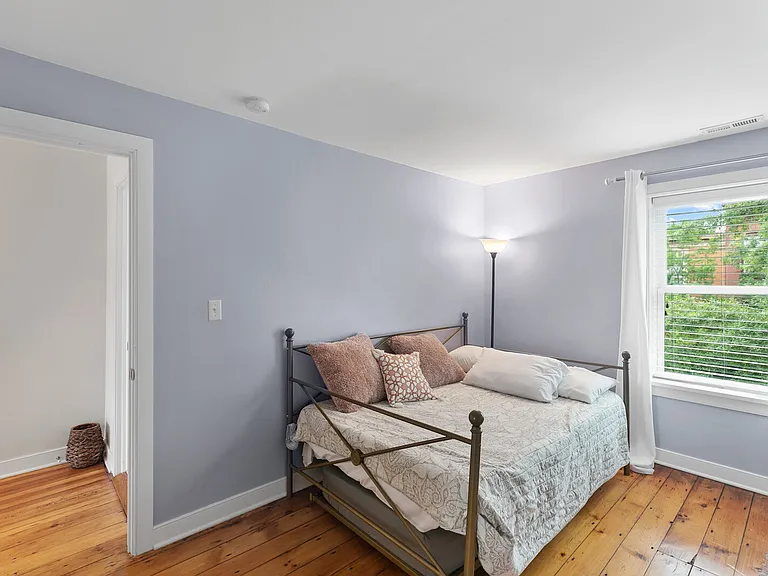 109 Centre St — Photo 6