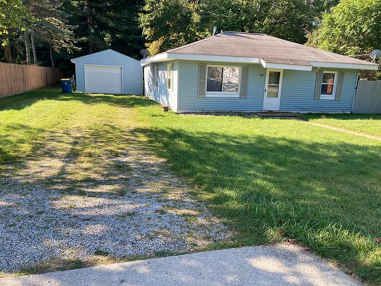 827 W Berry Ave — Photo 19
