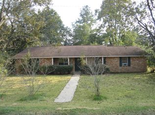 72 Hosford St, Macon, MS 39341