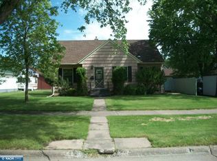 312 7th St NW, Chisholm, MN 55719