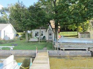 9295 E 490 S, Wolcottville, IN 46795