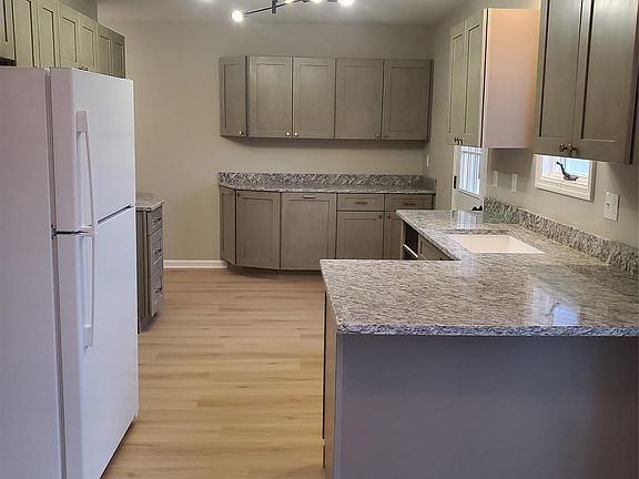 5th image of 71 S Searsville Rd