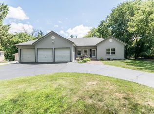 W277N2832 Chicago Ave, Pewaukee, WI 53072