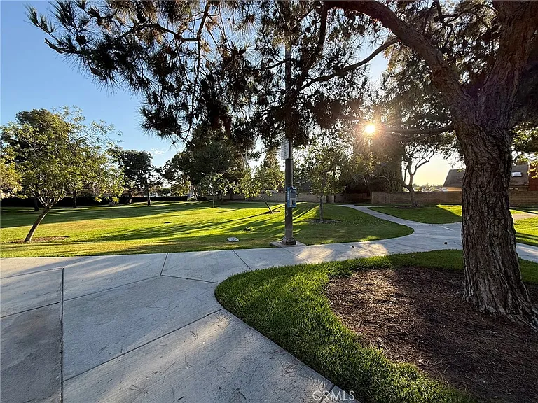 14892 Doheny Cir — Photo 24