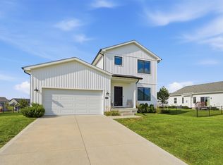 16507 Walnut Meadows Dr, Urbandale, IA 50323