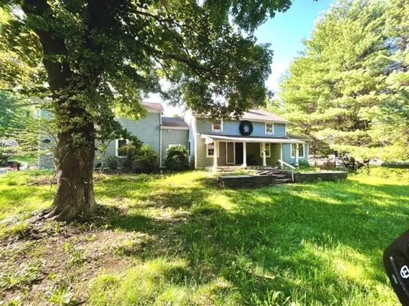 175 N Quidnessett Rd, North Kingstown, RI 02852