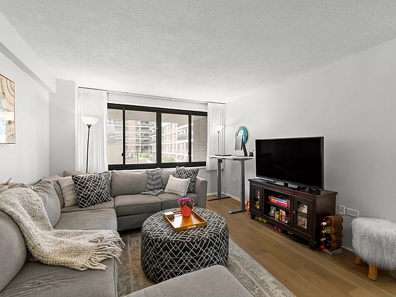4th image of 90 Gold St APT 4N