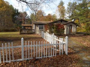 43 4th St, Godeffroy, NY 12729