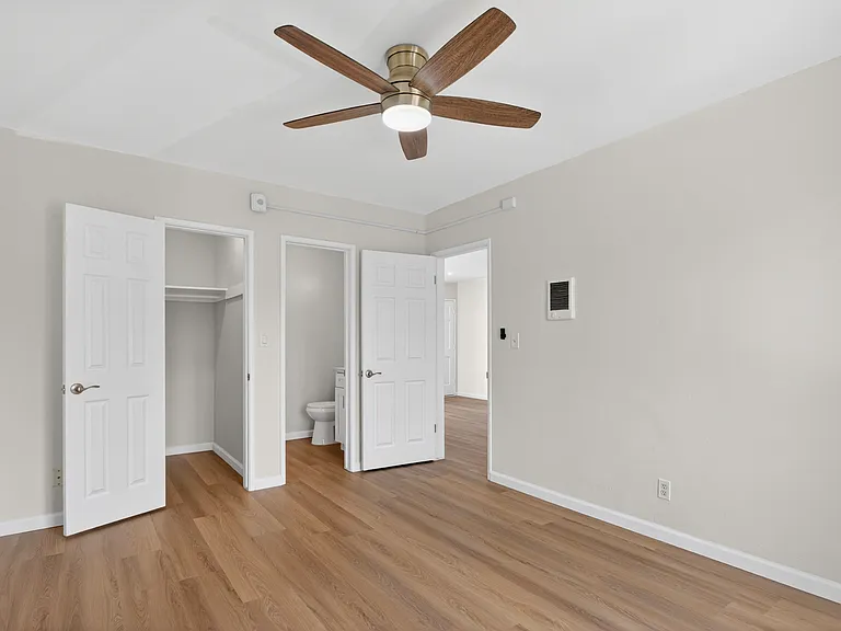Casa Grande Apartments — Photo 28