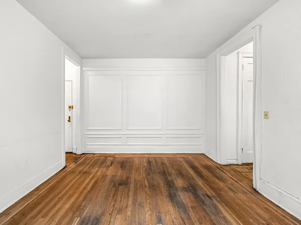 834 Riverside Drive image 3 of 14