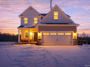 6275 Summerbrooke Cir, Fowlerville, MI 48836