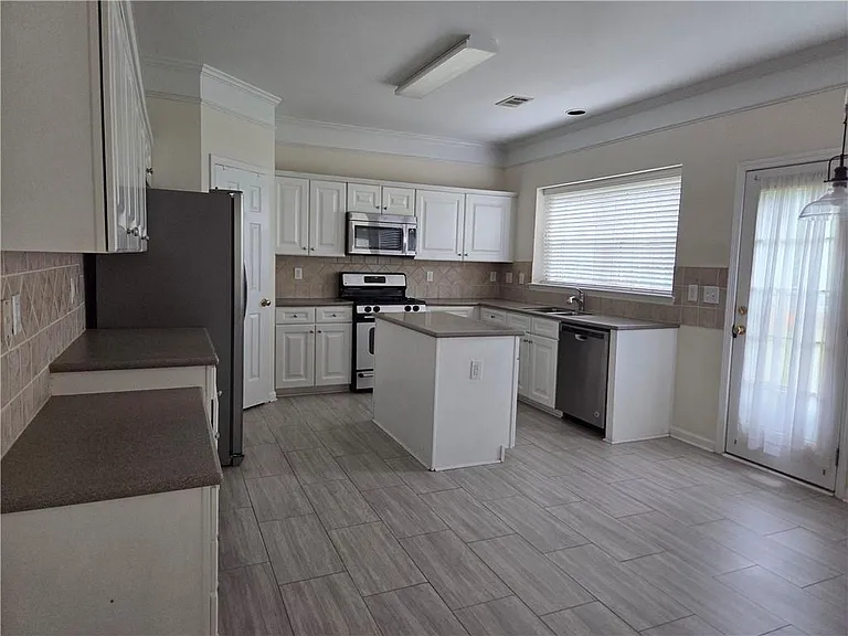 8155 Cavendish Pl — Photo 11