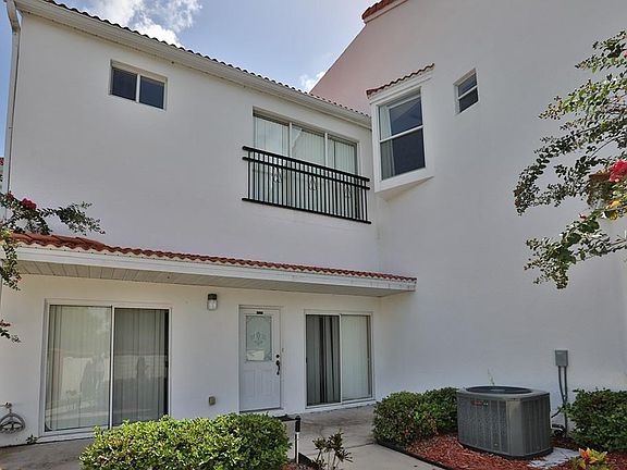 2nd image of 9414 Citrus Glen Pl