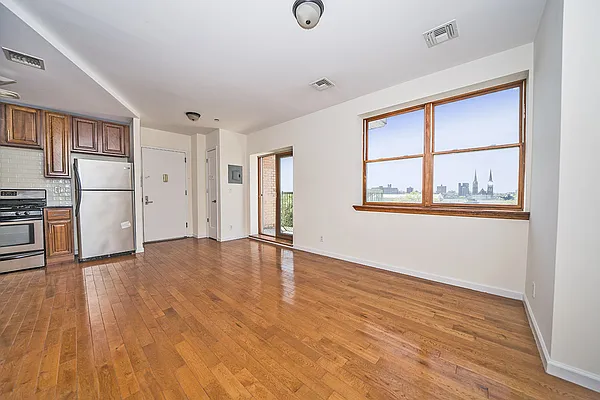 Rented by Level Group | media 16