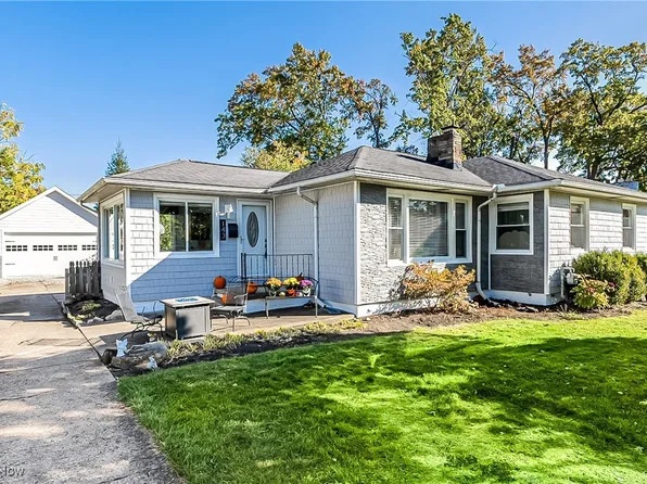 143 Mull Ave, Avon Lake, OH 44012